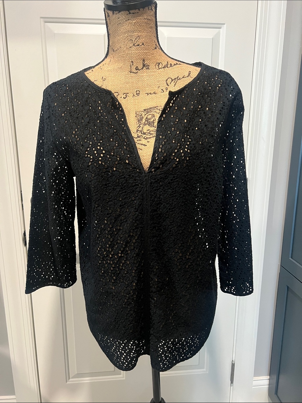 Talbots Sz M Cotton Black Eyelet V-Neck Top Event Night Versatile Dark Romantic